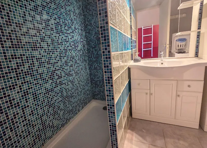 014 Cap D'agde 4 Personnes Avec Piscine Et Parking *